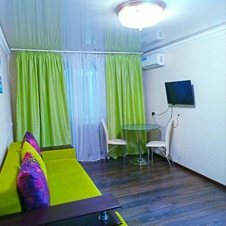 Затишок У Самому Центрі Дніпра Apartment Dnipro Exterior foto